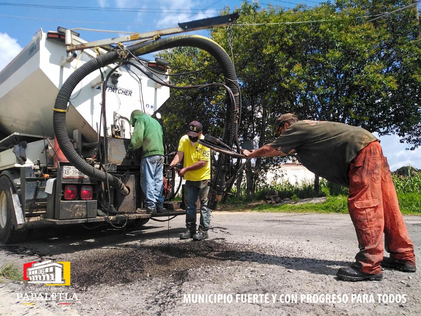 Calle Insurgentes y carretera Papalotla-San Marcos se rehabilita con nueva carpeta asfáltica